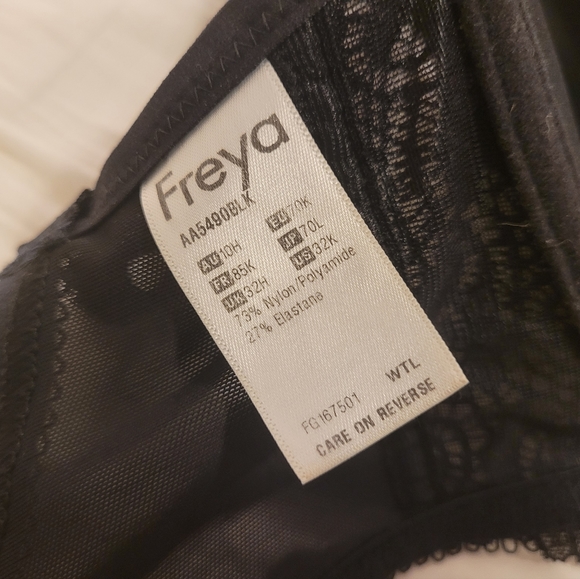 Freya Expression Plunge T Shirt Bra, 32H (UK) - Picture 5 of 5